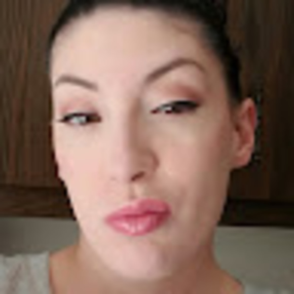 Meet your Posher, Kat - Picture 1 of 1